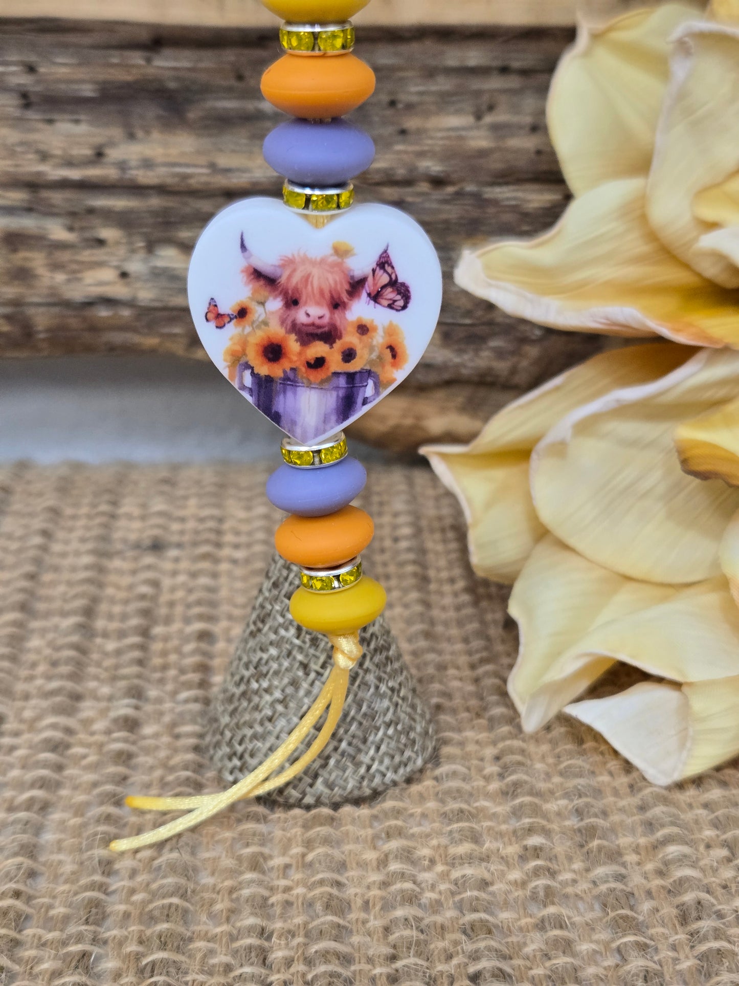 #111 Hearted Highland Cow Phone Charm (with Butterflies) **πΆπππ 1 ππ πΊππππ**