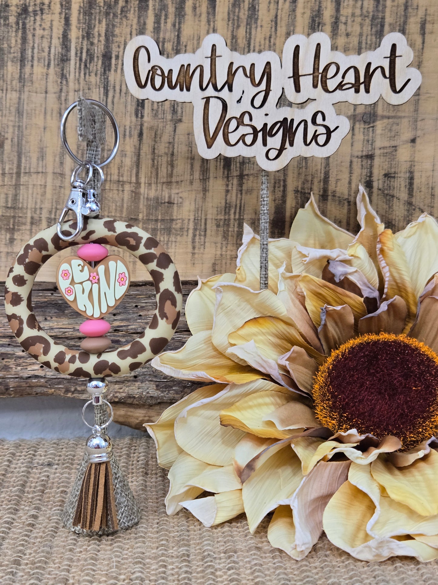 #207 Be Kind Double Hoop Keychain **πΆπππ 1 ππ πΊππππ**