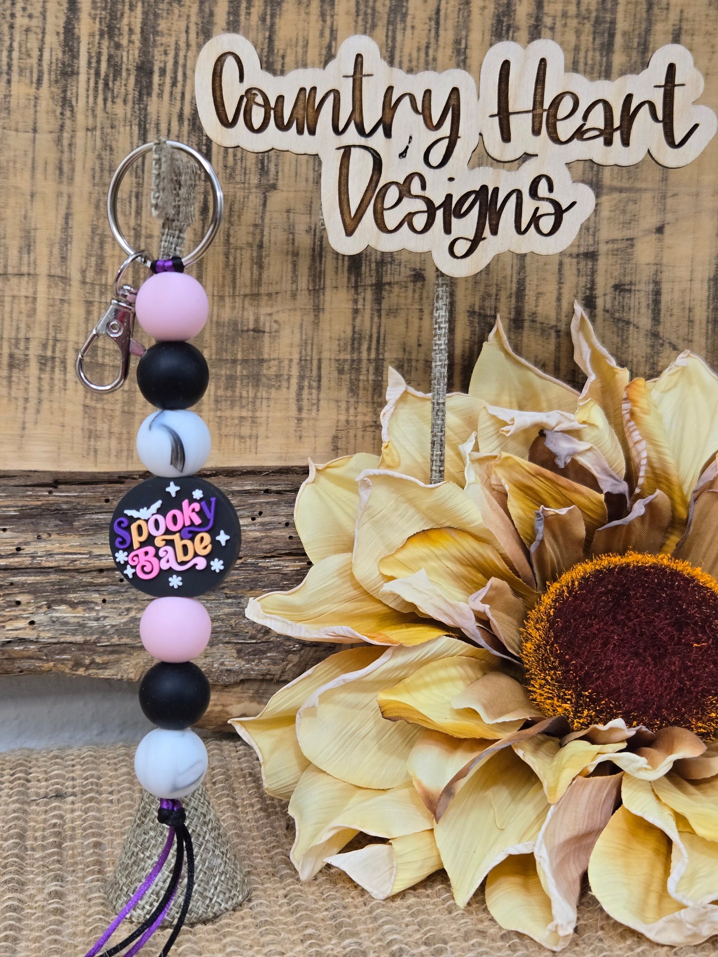 #222 Spooky Babe Keychain **πΆπππ 1 ππ πΊππππ**