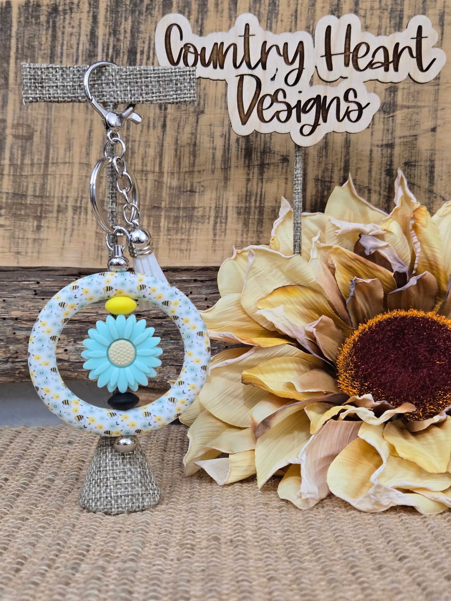 #297 Bees Keychain **πΆπππ 1 ππ πΊππππ**