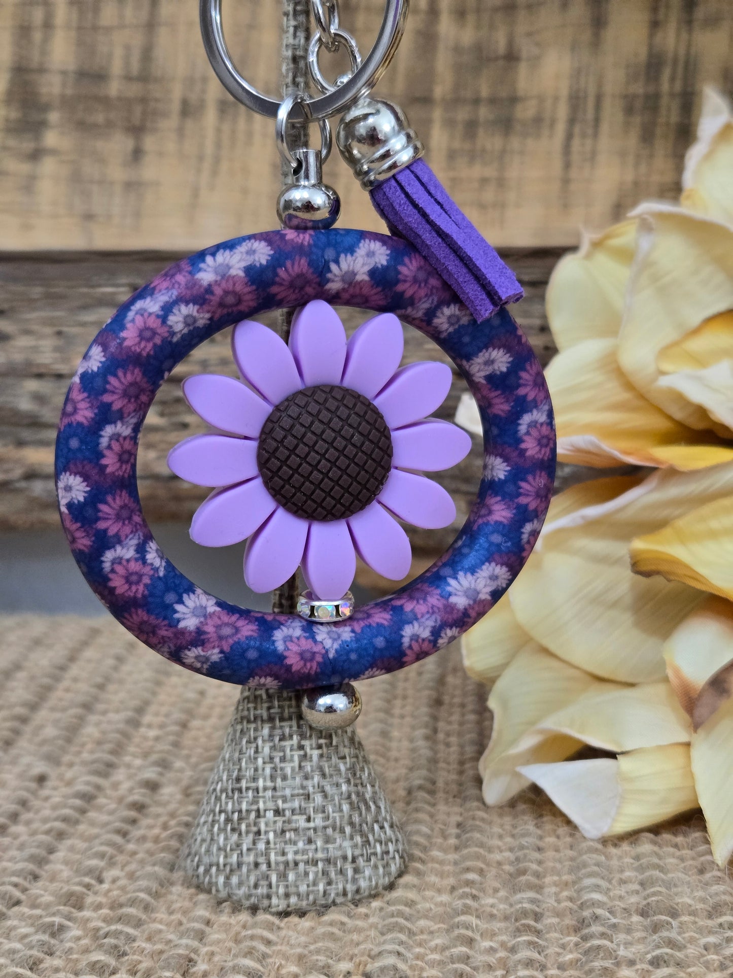 #215 Purple Flowers Keychain  **𝑶𝒏𝒍𝒚 1 𝒊𝒏 𝑺𝒕𝒐𝒄𝒌**