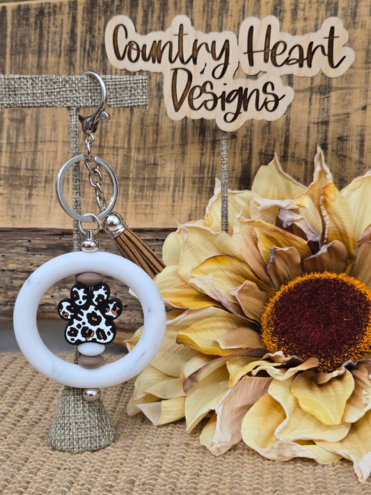 #250 Paw Print Keychain  **𝑶𝒏𝒍𝒚 1 𝒊𝒏 𝑺𝒕𝒐𝒄𝒌**