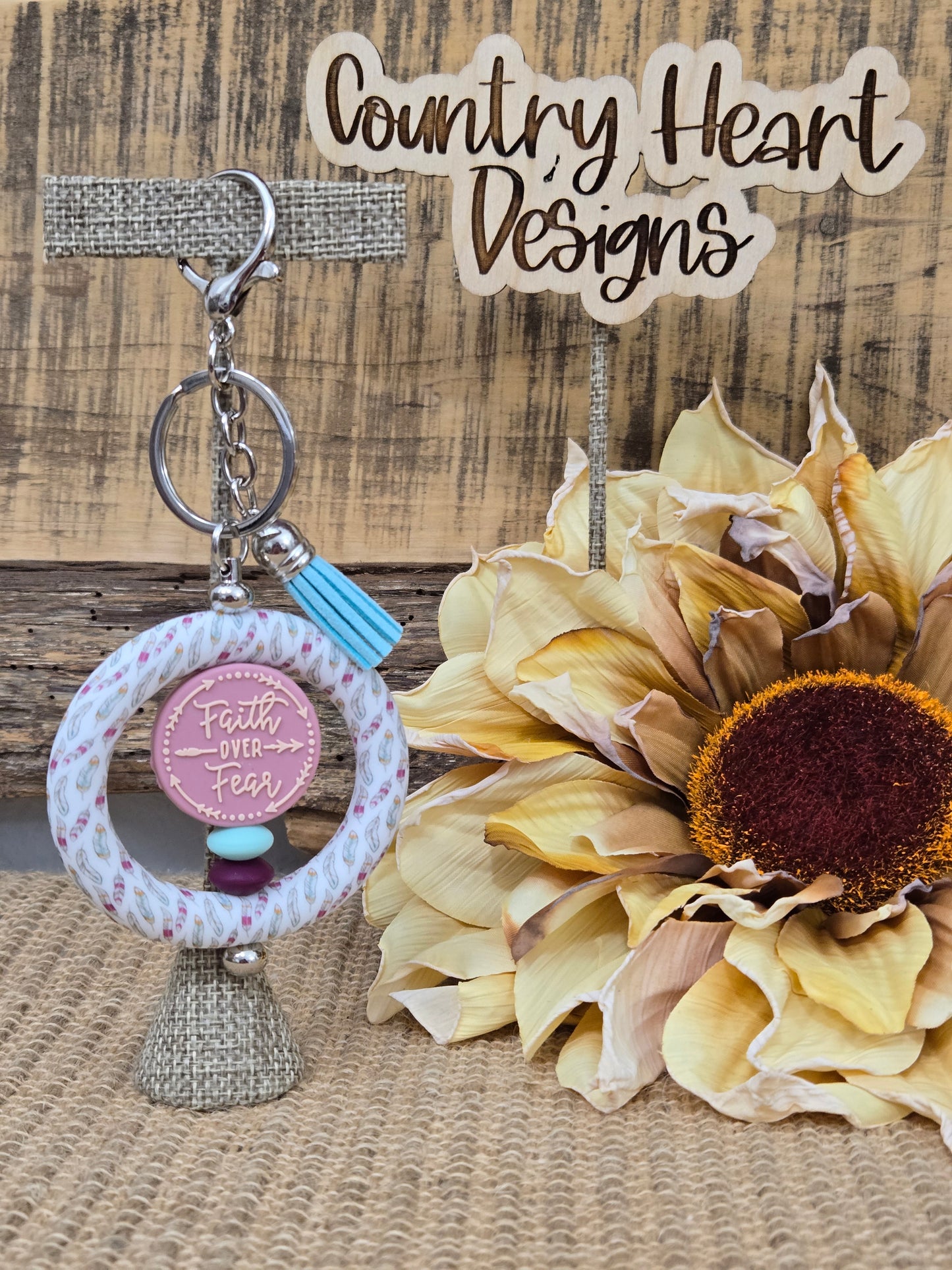 #276 Faith Over Fear-Feathers Keychain  **𝑶𝒏𝒍𝒚 1 𝒊𝒏 𝑺𝒕𝒐𝒄𝒌**