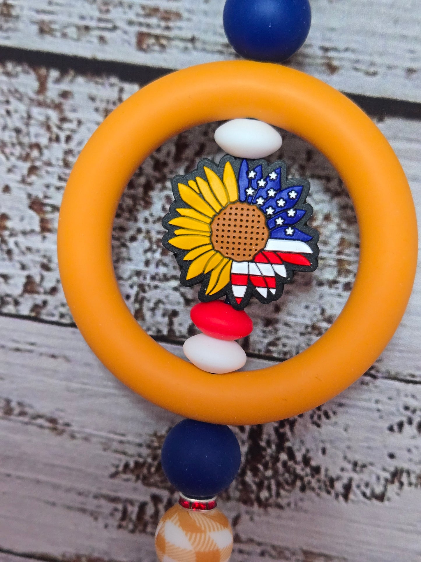 #450 Patriotic Sunflower Car Charm  **𝑶𝒏𝒍𝒚 1 𝒊𝒏 𝑺𝒕𝒐𝒄𝒌**