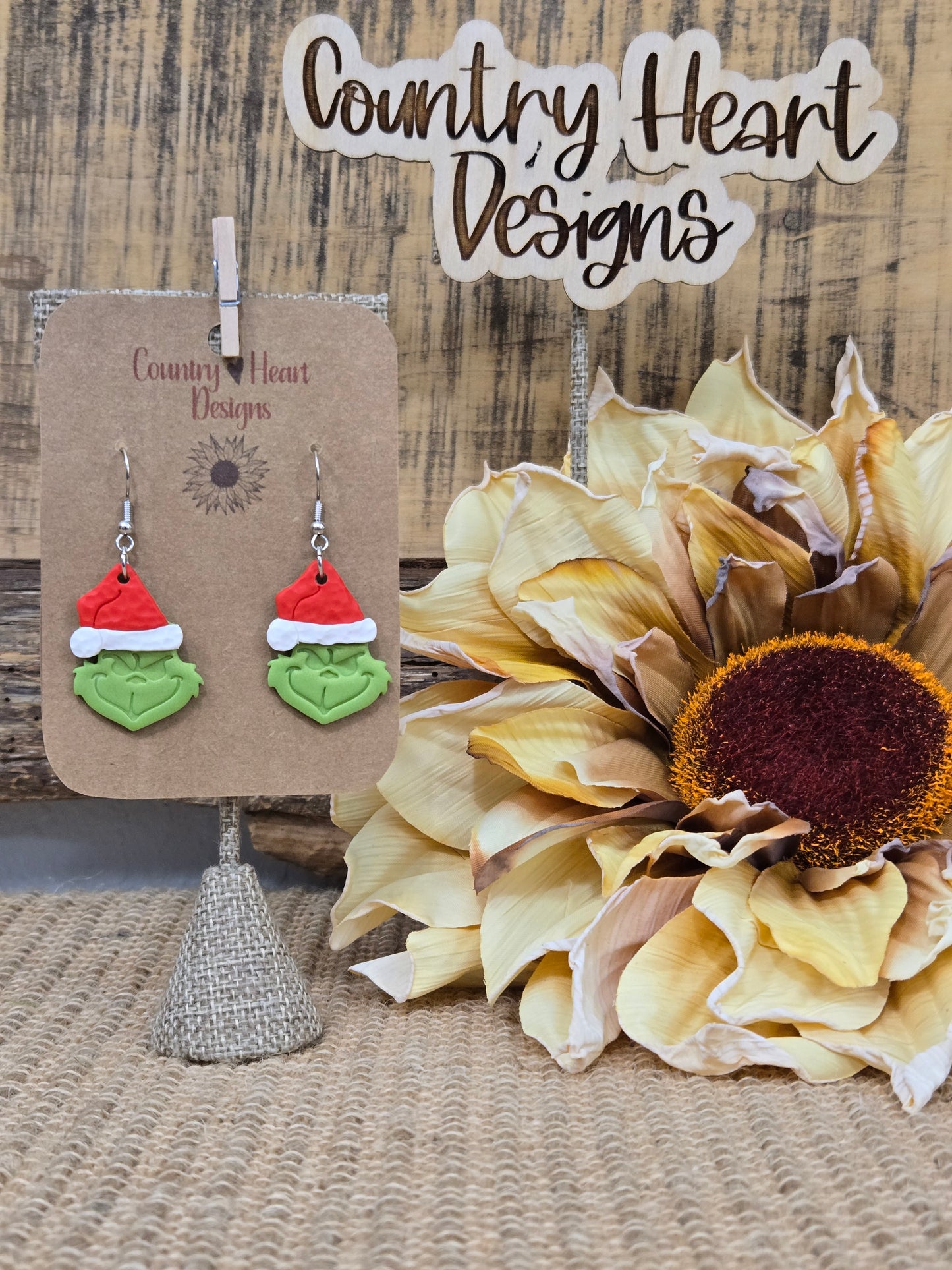 #725 Grinch Earrings        **𝑶𝒏𝒍𝒚 1 𝑳𝒆𝒇𝒕 𝒊𝒏 𝑺𝒕𝒐𝒄𝒌**